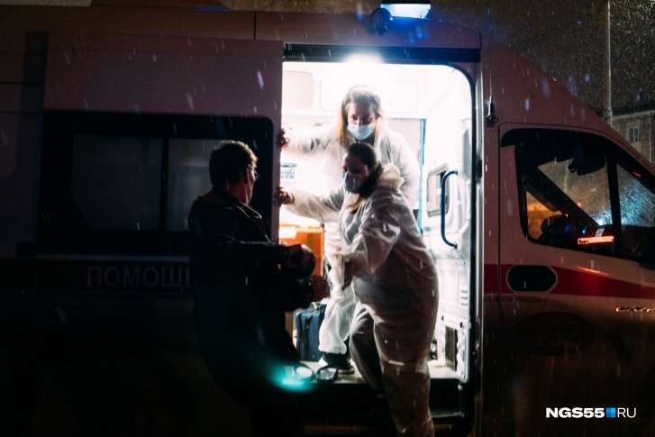 Омского замминистра здравоохранения отстранили от работы после «протеста» сотрудников «скорой» Омского замминистра здравоохранения отстранили от работы после «протеста» сотрудников «скорой»