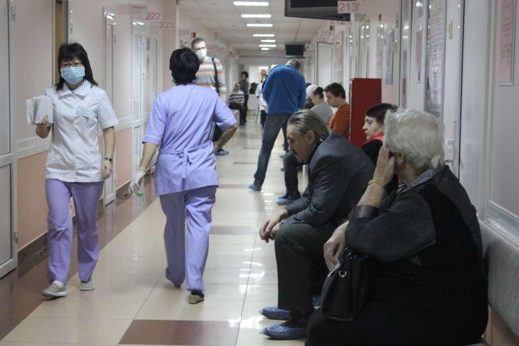 Каждый вызов на дом будут контролировать главврачи из-за перегрузок терапевтов