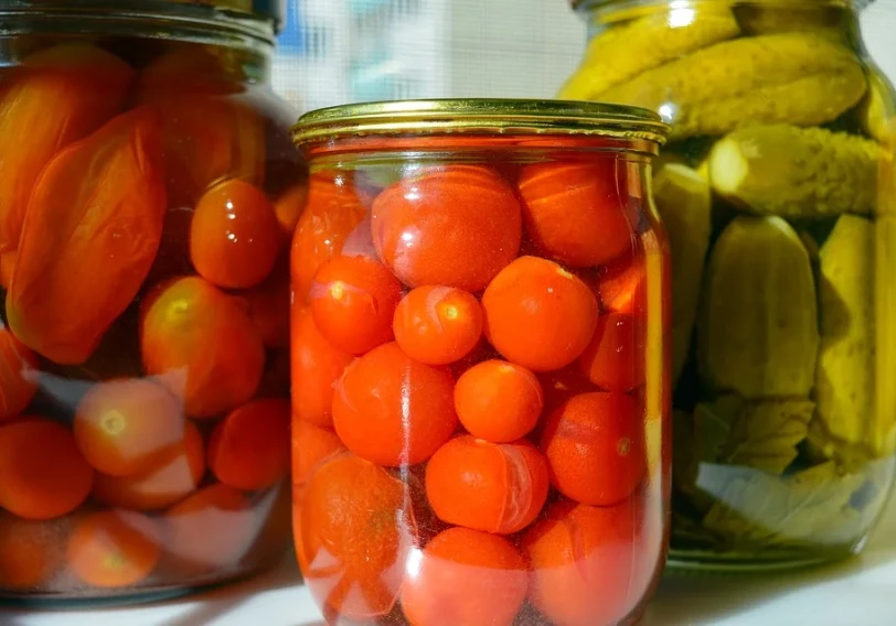 Поедание консервированных овощей повысило риск рака и инсульта Поедание консервированных овощей повысило риск рака и инсульта