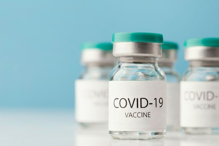 Мурашко сообщил о подготовке обновленного «Спутника V» против новых вариантов COVID-19