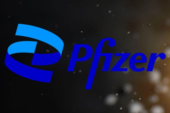 Экс-менеджер Pfizer судится из-за увольнения после обвинения в коррупции
